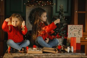 Дитячі іграшки, що допоможуть розповісти малечі про Різдво