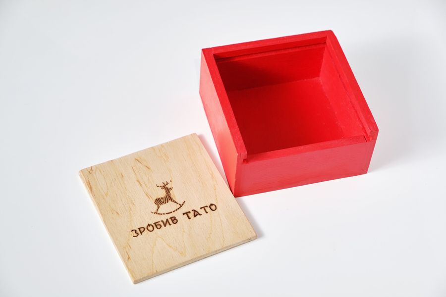 Дерев'яна коробка для новорічних іграшок (мала)