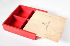 Дерев'яна коробка для новорічних іграшок (середня)