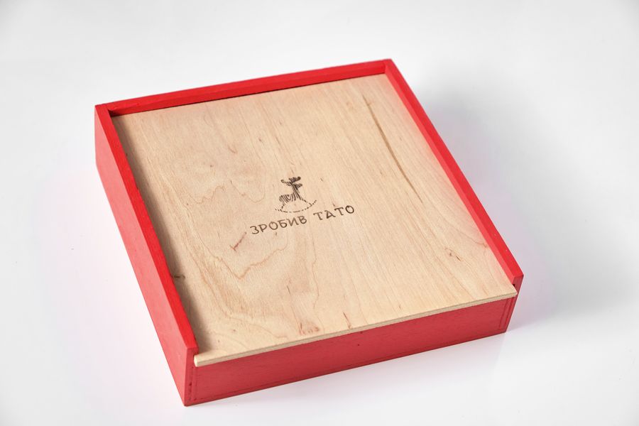 Дерев'яна коробка для новорічних іграшок (велика)